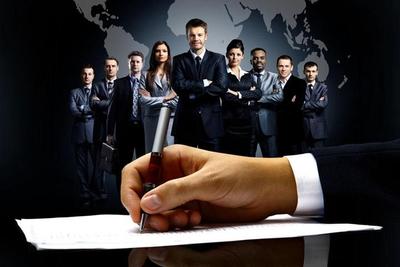 愛辦公 展示專業(yè)可信任與人文關(guān)懷的企業(yè)管理層頁(yè)面設(shè)計(jì)策略